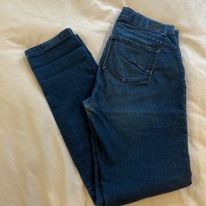 Jones New York. Mid-Rise Straight Jeans. Woman size 4